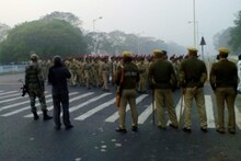 কড়া নিরাপত্তায় রেড রোডে কুচকাওয়াজের মহড়া