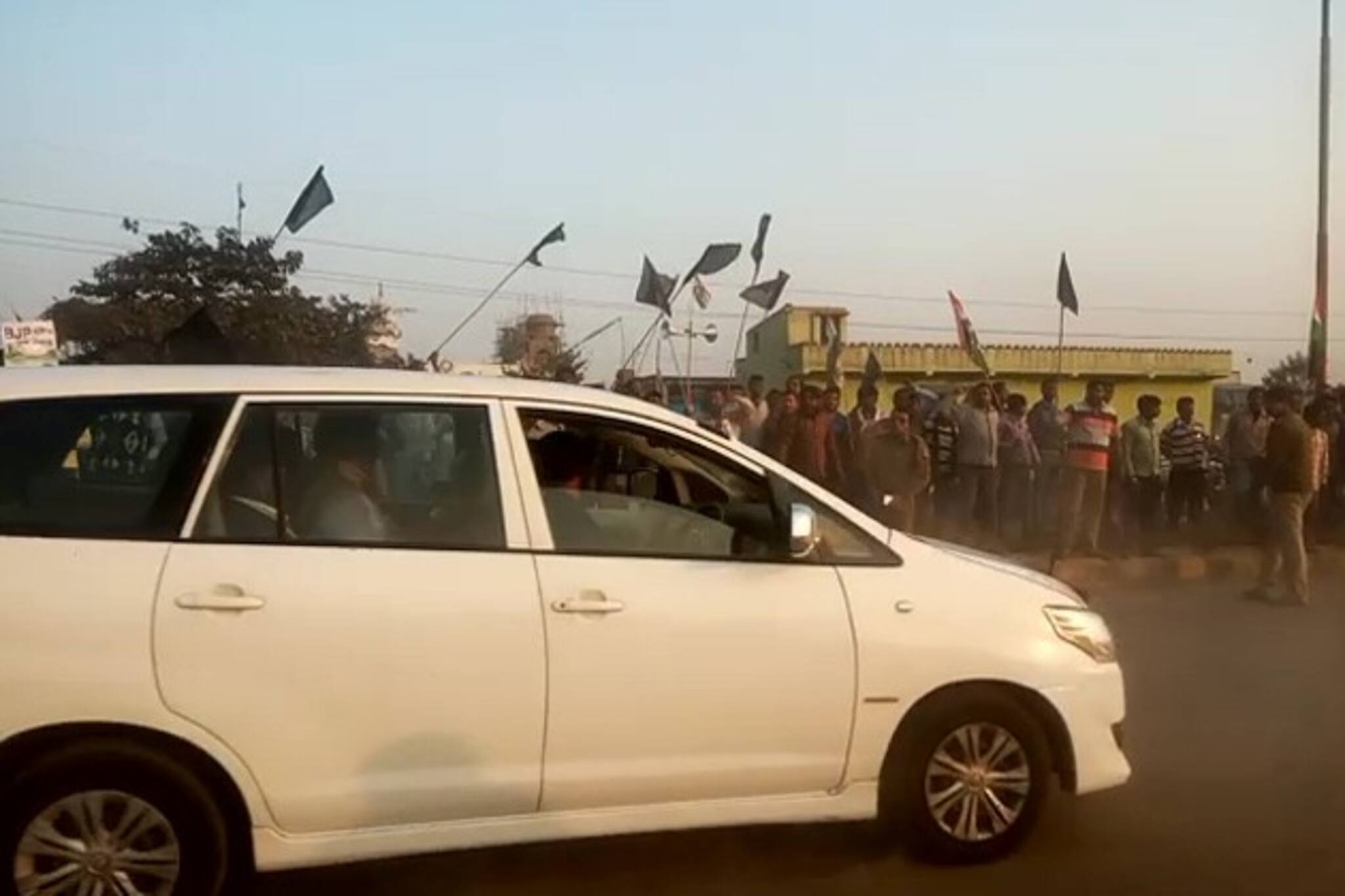 ডিভিসি তাপ বিদ্যুৎ কেন্দ্রে বিক্ষোভের মুখে বাবুল