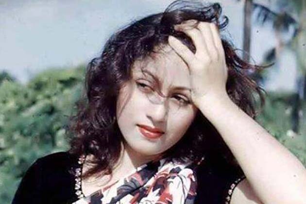 তবে এই সুন্দর নায়িকার জীবন ছিল না খুব একটা সুন্দর ও সুখের ৷ বরং পদে পদে নানা অশান্তি, রোগে ভুগেছেন মধুবালা৷ তবে এই সুন্দর নায়িকার জীবন ছিল না খুব একটা সুন্দর ও সুখের ৷ বরং পদে পদে নানা অশান্তি, রোগে ভুগেছেন মধুবালা৷