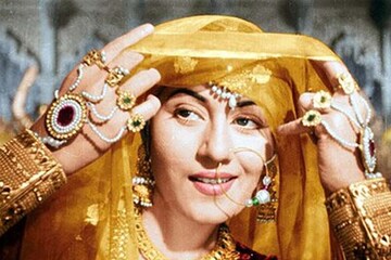 সুন্দর মুখের পিছনে কষ্টে ভরা জীবন ছিল মধুবালার !