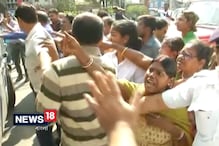 Video: বালিগঞ্জে খুনের ঘটনায় স্থানীয় কাউন্সিলরকে গ্রেফতারের দাবিতে বিক্ষোভ Video: বালিগঞ্জে খুনের ঘটনায় স্থানীয় কাউন্সিলরকে গ্রেফতারের দাবিতে বিক্ষোভ