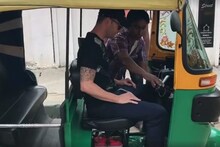 অটো চালক মাইকেল ক্লার্ক !