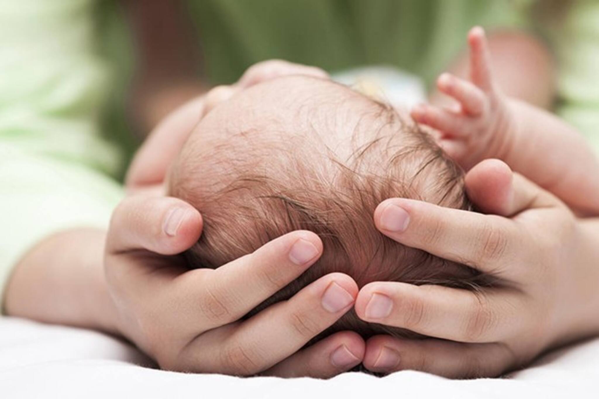 রাস্তায় সন্তান প্রসব, সাহায্যে এগিয়ে এলেন এক ভিখারি