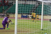 চেন্নাই ম্যাচে জঘন্য কিপিংয়ের পর কাঠগড়ায় ইস্টবেঙ্গল গোলরক্ষক চেন্নাই ম্যাচে জঘন্য কিপিংয়ের পর কাঠগড়ায় ইস্টবেঙ্গল গোলরক্ষক