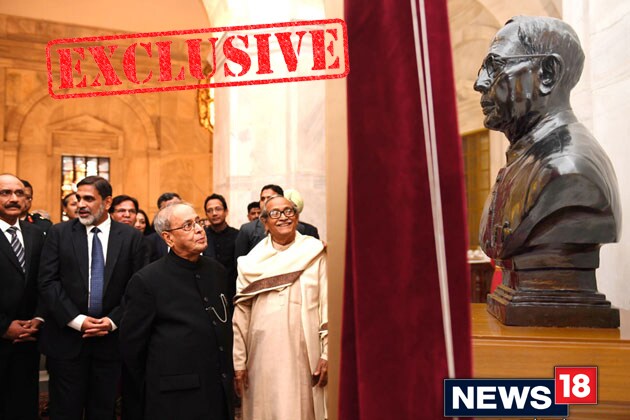 ভাস্কর্য্য শিল্পকলায় গত পাঁচ দশক ধরে তাঁর অনন্য কীর্তির স্বাক্ষর রেখেছেন বহুবার ৷ কিন্তু শিল্পী নিরঞ্জন প্রধানের শিল্পকলায় যেন কোনও ক্লান্তি নেই ৷ বছরের পর বছর তাঁর দুর্দান্ত সৃষ্টিগুলি শোভা পেয়েছে কলকাতা-সহ এরাজ্যের সর্বত্রই ৷ তাঁর তৈরি রাজা রামমোহন রায়ের মূর্তি পাড়ি দিয়েছে বিলেতেও ৷ ব্রিস্টলে স্থাপিত সেই মূর্তি নিয়ে আজও চর্চা হয় সর্বত্র ৷ কিন্তু নিরঞ্জনবাবুর কাজে যেন কোনও বিরাম নেই এই ৭৮ বছর বয়সে এসেও ৷ শিল্পের প্রতি তাঁর এই ভালবাসাই এবার নিরঞ্জনবাবুকে নিয়ে গিয়ে ফেলেছিল রাইসিনা হিলে ৷ রাষ্ট্রপতি প্রণব মুখোপাধ্যায়ের মূর্তি তৈরির জন্য এবার তাঁর ডাক আসে সরাসরি রাষ্ট্রপতি ভবন থেকে ৷ টাকা-পয়সা নিয়ে কিছু সমস্যা থাকলেও এমন দুর্দান্ত প্রস্তাব লুফে নিতে বিশেষ ভাবেননি কলকাতার বর্ষীয়ান শিল্পী নিরঞ্জন প্রধান ৷ Story & Interview : Siddhartha Sarkar ভাস্কর্য্য শিল্পকলায় গত পাঁচ দশক ধরে তাঁর অনন্য কীর্তির স্বাক্ষর রেখেছেন বহুবার ৷ কিন্তু শিল্পী নিরঞ্জন প্রধানের শিল্পকলায় যেন কোনও ক্লান্তি নেই ৷ বছরের পর বছর তাঁর দুর্দান্ত সৃষ্টিগুলি শোভা পেয়েছে কলকাতা-সহ এরাজ্যের সর্বত্রই ৷ তাঁর তৈরি রাজা রামমোহন রায়ের মূর্তি পাড়ি দিয়েছে বিলেতেও ৷ ব্রিস্টলে স্থাপিত সেই মূর্তি নিয়ে আজও চর্চা হয় সর্বত্র ৷ কিন্তু নিরঞ্জনবাবুর কাজে যেন কোনও বিরাম নেই এই ৭৮ বছর বয়সে এসেও ৷ শিল্পের প্রতি তাঁর এই ভালবাসাই এবার নিরঞ্জনবাবুকে নিয়ে গিয়ে ফেলেছিল রাইসিনা হিলে ৷ রাষ্ট্রপতি প্রণব মুখোপাধ্যায়ের মূর্তি তৈরির জন্য এবার তাঁর ডাক আসে সরাসরি রাষ্ট্রপতি ভবন থেকে ৷ টাকা-পয়সা নিয়ে কিছু সমস্যা থাকলেও এমন দুর্দান্ত প্রস্তাব লুফে নিতে বিশেষ ভাবেননি কলকাতার বর্ষীয়ান শিল্পী নিরঞ্জন প্রধান ৷ Story & Interview : Siddhartha Sarkar
