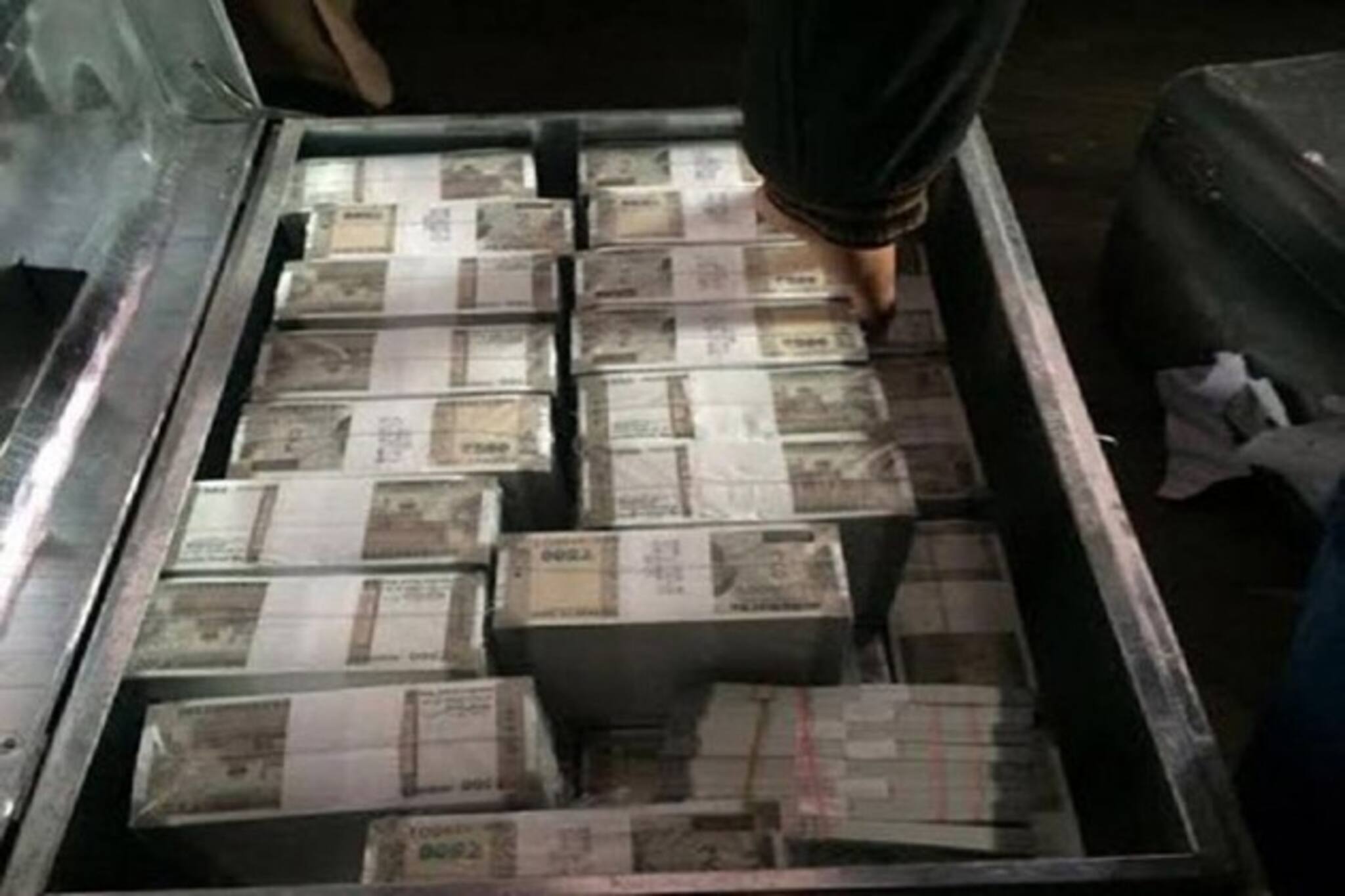 নোট বাতিলকে উড়িয়ে দিয়ে উত্তরপ্রদেশে মোদি ঝড়