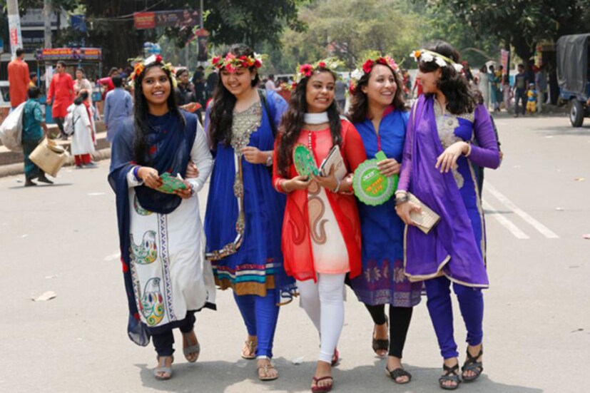 বাংলাদেশে পয়লা উদযাপন ৷ ছবি: প্রথম আলো 