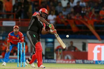 IPL 2017: রয়্যাল চ্যালেঞ্জ বেঙালুরু ও গুজরাট লায়নের ম্যাচের ছবি