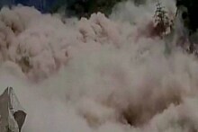 বদ্রীনাথের পথে ধস, আটকে ১৫ হাজারেরও বেশি তীর্থযাত্রী