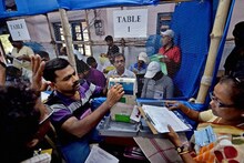 রাজ্যের ৭ পুরসভার ফলে নজর, কড়া নিরাপত্তায় আপাতত স্ট্রং রুমে বন্দি ইভিএমগুলি
