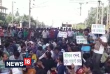 প্রাথমিক শিক্ষক চাকরিপ্রার্থীদের উপর লাঠিচার্জ, রেল অবরোধ উঠল বারাসতে