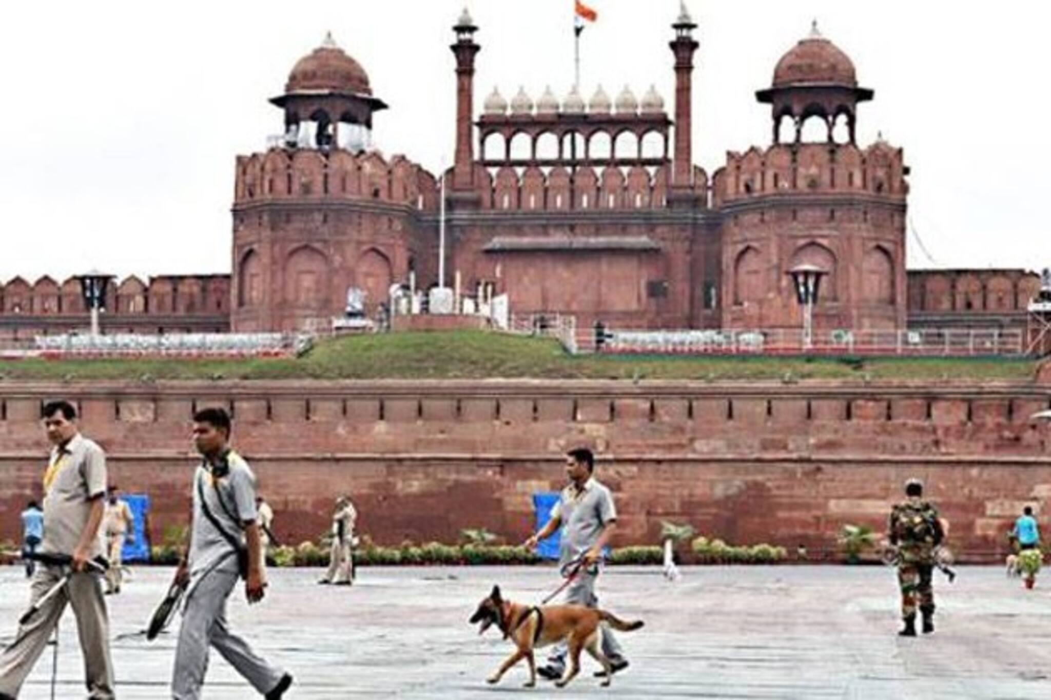 লালকেল্লায় গ্রেনেড আতঙ্ক, ঘটনাস্থলে NSG দল