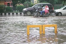 বর্ষার প্রথম বৃষ্টিতেই জলমগ্ন সমস্ত এলাকা, স্কুলের মিড-ডে মিলের খাদ্যসামগ্রীও জলের তলায় বর্ষার প্রথম বৃষ্টিতেই জলমগ্ন সমস্ত এলাকা, স্কুলের মিড-ডে মিলের খাদ্যসামগ্রীও জলের তলায়