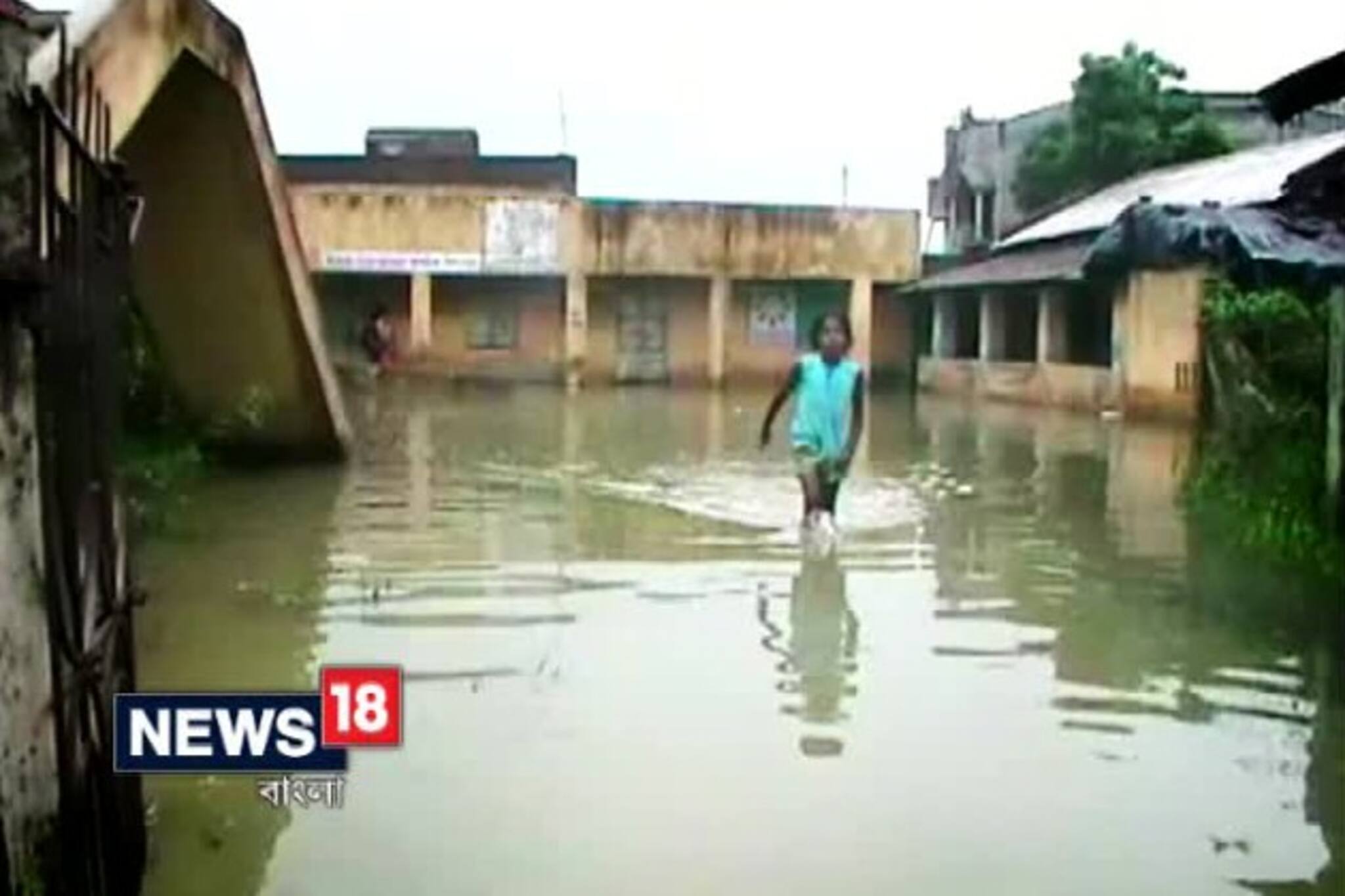 Video: বর্ষার শুরুতেই করুণ অবস্থা কাঁকসার এই স্কুলের !!