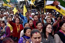 বনধে শুনশান পাহাড়, গোর্খার নারী মোর্চার মিছিল বনধে শুনশান পাহাড়, গোর্খার নারী মোর্চার মিছিল