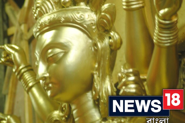 অস্ত্র নিয়ে তৈরি ৷ চোখে মমতা ৷ দশ হাতে দুষ্ট বিনাশে মা আসছে ধরিত্রীতে ৷মা আসছে শান্তি নিয়ে ৷ সমৃদ্ধি নিয়ে ৷ Photo: Kausik Sen অস্ত্র নিয়ে তৈরি ৷ চোখে মমতা ৷ দশ হাতে দুষ্ট বিনাশে মা আসছে ধরিত্রীতে ৷মা আসছে শান্তি নিয়ে ৷ সমৃদ্ধি নিয়ে ৷ Photo: Kausik Sen
