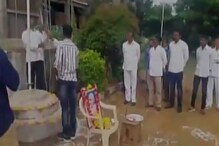 স্বাধীনতা দিবসে জুতো পরে পতাকা উত্তোলন করায় প্রিন্সিপালকে নিগ্রহ স্বাধীনতা দিবসে জুতো পরে পতাকা উত্তোলন করায় প্রিন্সিপালকে নিগ্রহ