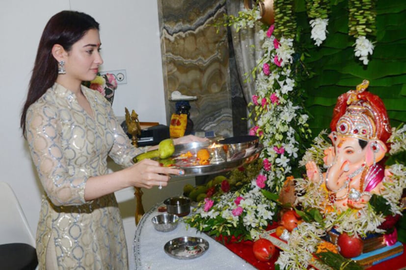 গণেশের আরাধনায় অভিনেত্রী তামান্না ভাটিয়া ৷ Photo: PTI