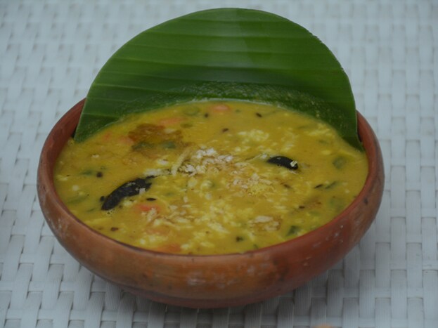 আমাদের অফিসে প্রচুর রান্নার রেসিপি ইতিমধ্যেই জমা পড়ে গিয়েছে ৷ তা আপনিও বাদ থাকবেন কেন? মা-ঠাকুমার রেসিপি থেকে ধার করুন ৷ Photo Taken by Aryama Das আমাদের অফিসে প্রচুর রান্নার রেসিপি ইতিমধ্যেই জমা পড়ে গিয়েছে ৷ তা আপনিও বাদ থাকবেন কেন? মা-ঠাকুমার রেসিপি থেকে ধার করুন ৷ Photo Taken by Aryama Das
