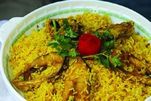 পুজোতে হয়ে যাক ইলিশ খিচুড়ি