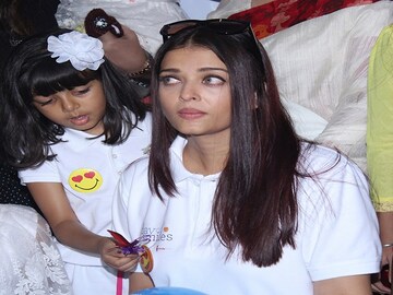 ঐশ্বর্যের চোখে জল, চোখ মোছালেন ছোট্ট আরাধ্যা