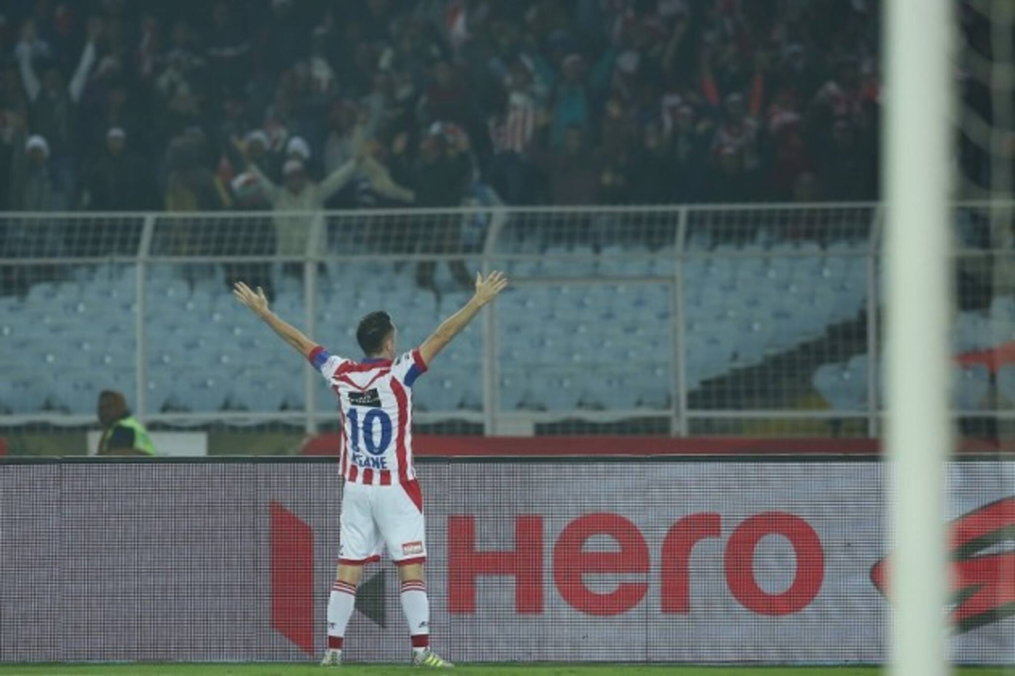 বিরল দৃশ্যের সাক্ষী যুবভারতী , আইপিএলের পর এবার মাঝরাতে শেষ হল আইএসএলের ম্যাচ !