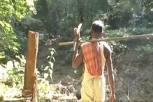 যোগাযোগ ব্যবস্থা গ্রামে প্রায় নেই, পাহাড় কেটেই পথ বানাচ্ছেন জলন্ধর যোগাযোগ ব্যবস্থা গ্রামে প্রায় নেই, পাহাড় কেটেই পথ বানাচ্ছেন জলন্ধর