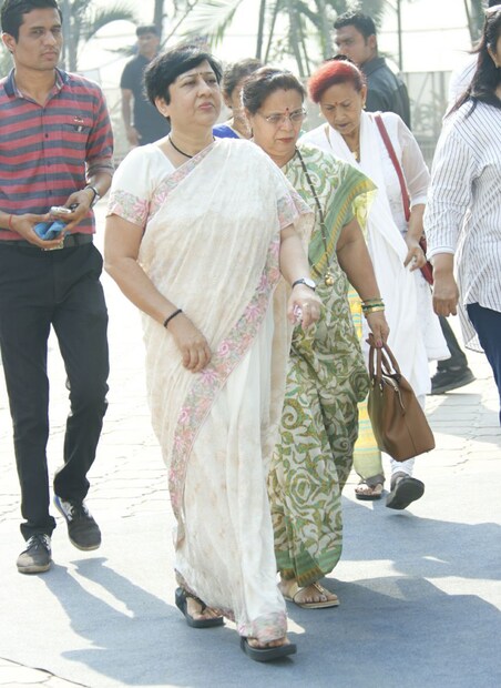 শ্রীদেবীকে শেষশ্রদ্ধা জানাতে সেলিব্রেশন ক্লাবে পৌঁছলেন অতিথিরা (Image: Yogen Shah)  