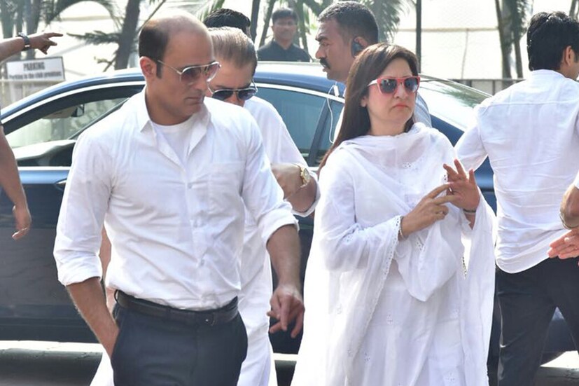 শ্রীদেবীকে শেষশ্রদ্ধা জানাতে সেলিব্রেশন ক্লাবে পৌঁছলেন অক্ষয় খান্না (Image: Yogen Shah)  