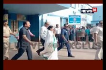 কুশমন্ডির ধর্ষিতা তরুণীকে দেখতে হাসপাতালে গেলেন মুখ্যমন্ত্রী কুশমন্ডির ধর্ষিতা তরুণীকে দেখতে হাসপাতালে গেলেন মুখ্যমন্ত্রী