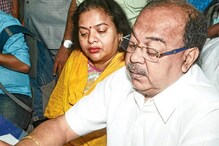 স্ত্রীর বিরুদ্ধে চুরির অভিযোগ মেয়রের, আদালতে স্বস্তি রত্না চট্টোপাধ্যায়ের স্ত্রীর বিরুদ্ধে চুরির অভিযোগ মেয়রের, আদালতে স্বস্তি রত্না চট্টোপাধ্যায়ের