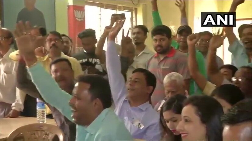 ত্রিপুরায় জয়ের নিশ্চিত হতেই বিজেপি কর্মীদের উল্লাস ৷ (Image: ANI)