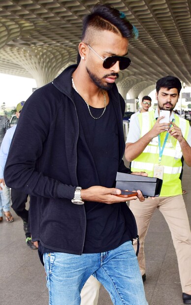 Stylish cricketer Hardik Pandya was spotted at Mumbai airport (Image: Yogen Shah)