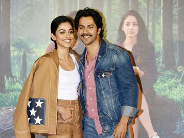 অক্টোবরের ট্রেলার লঞ্চে বরুণ ধাওয়ান ও বনিতা সান্ধু, দেখুন ছবি