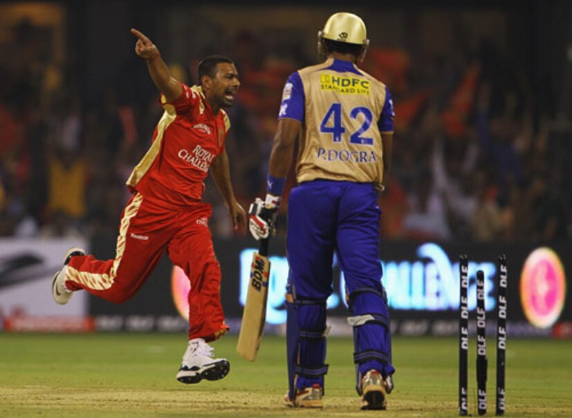 Praveen Kumar: Royal Challengers Bangalore vs Rajasthan Royals, 2010 (Photo: IPL)