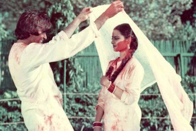 শাহরুখ-জুহি অভিনিত ‘ডর’ ছবির ‘অঙ্গ সে অঙ্গ লাগানা’ গানটি বলিউডের হোলির গানের মধ্যে হয়তো সবচেয়ে উষ্ণ গান ৷ এই গান শুনলেই শিড়ায় শিড়ায় প্রেম দৌঁড়বে নিশ্চিত ! শাহরুখ-জুহি অভিনিত ‘ডর’ ছবির ‘অঙ্গ সে অঙ্গ লাগানা’ গানটি বলিউডের হোলির গানের মধ্যে হয়তো সবচেয়ে উষ্ণ গান ৷ এই গান শুনলেই শিড়ায় শিড়ায় প্রেম দৌঁড়বে নিশ্চিত !