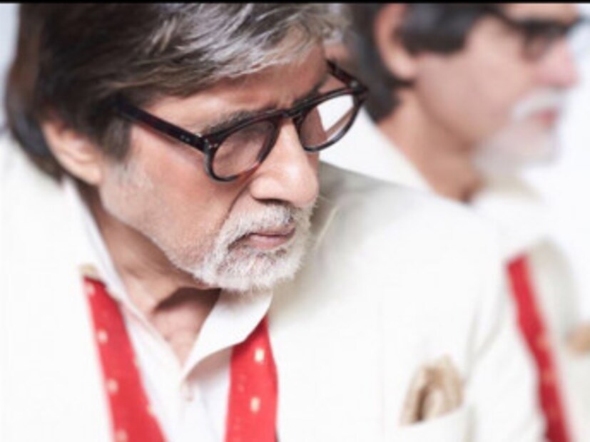 বলিউডের শাহেনসা অমিতাভ বচ্চন অভিনেতা হওয়ার আগে একটি শিপিং ফার্মে কাজ করতেন ৷ সেখানে তাঁর প্রথম উপার্জন ছিল মাত্র ৫০০ টাকা ৷