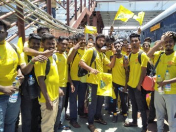 ক্রিকেট হোক বা ফুটবল হাল্লা বোল ফ্যানদের, পুণে থেকে ভুবনেশ্বর সর্বত্রই ফ্যান এক্সপ্রেসের রমরমা ক্রিকেট হোক বা ফুটবল হাল্লা বোল ফ্যানদের, পুণে থেকে ভুবনেশ্বর সর্বত্রই ফ্যান এক্সপ্রেসের রমরমা