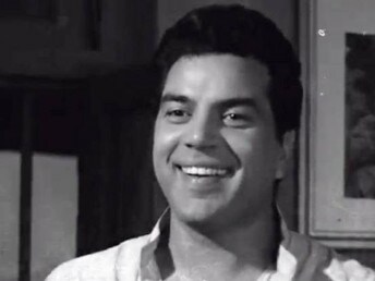 ‘দিল ভি তেরা, হাম ভি তেরে’ ছবি ছিল বড় ব্রেক ধর্মেন্দ্রর জন্য ৷ এই ছবির জন্য ৫১ টাকা পেয়েছিলেন এই বর্ষীয়ান অভিনেতা ৷ ‘দিল ভি তেরা, হাম ভি তেরে’ ছবি ছিল বড় ব্রেক ধর্মেন্দ্রর জন্য ৷ এই ছবির জন্য ৫১ টাকা পেয়েছিলেন এই বর্ষীয়ান অভিনেতা ৷
