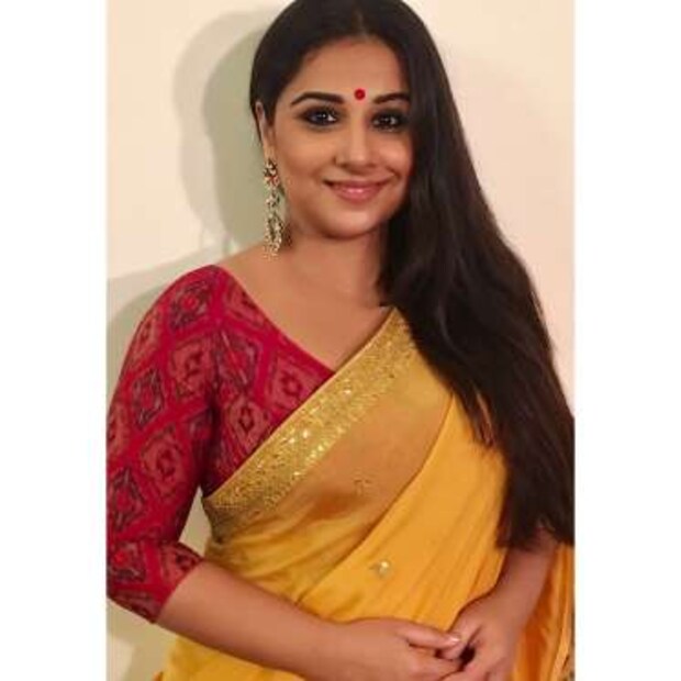   মুম্বইয়ের খাড় অঞ্চলে বাড়ির রেজিস্ট্রেশনের সময় সমস্যায় পড়েন বিদ্যা বালন। বাধ্য হন আধিকারিকদের ঘুশ দিতে।