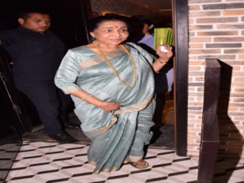 পার্টিতে হাজির আশা ভোঁসল 