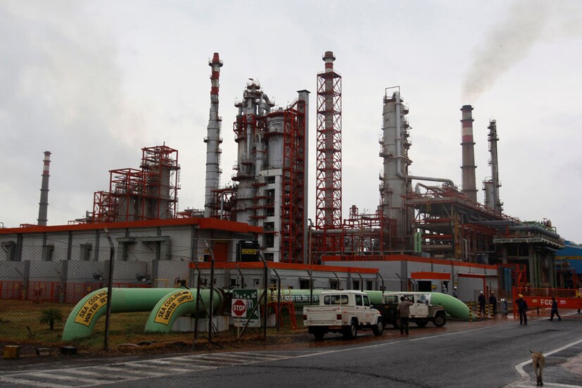 ভারতে পেট্রোলের দাম ৭৩.৭৩ টাকা প্রতি লিটার (Photo: Reuters)