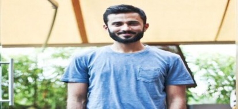 ডয়েশ ব্যাঙ্কে ইন্টার্নশিপ দিয়ে পেশাদার জীবন শুরু করার পর ম্যাকি’জ ও সিয়াটেলে অ্যামাজন-এর মতো ব্র্যান্ডে প্রডাক্ট ম্যানেজার হিসেবেও কাজ করেছেন তিনি৷ 