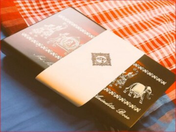 In Pics : চোখ ধাঁধানো বিয়ের কার্ডে নেমন্তন্ন সারলেন রাজ-শুভশ্রী In Pics : চোখ ধাঁধানো বিয়ের কার্ডে নেমন্তন্ন সারলেন রাজ-শুভশ্রী