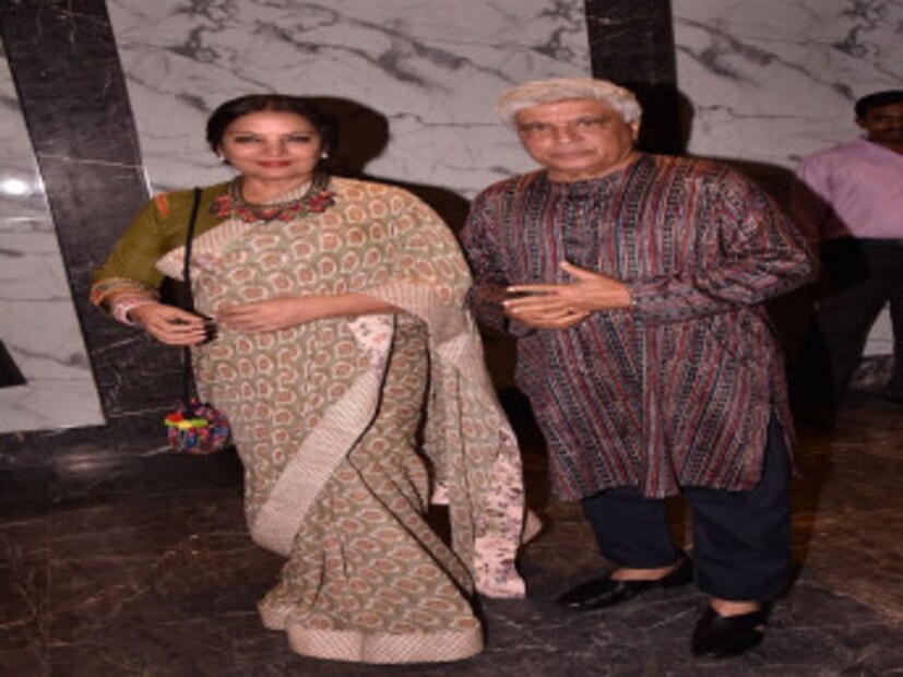 সস্ত্রীক হাজির জাভেদ আখতর 