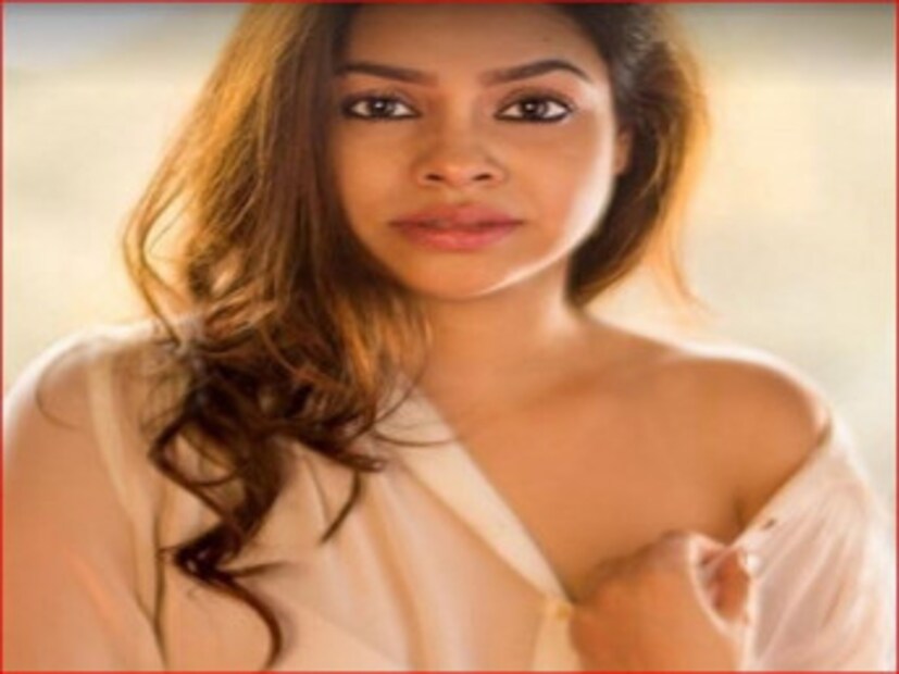 নানা মুডে সুমনা চক্রবর্তীর ছবি এখন ভাইরাল ৷ 