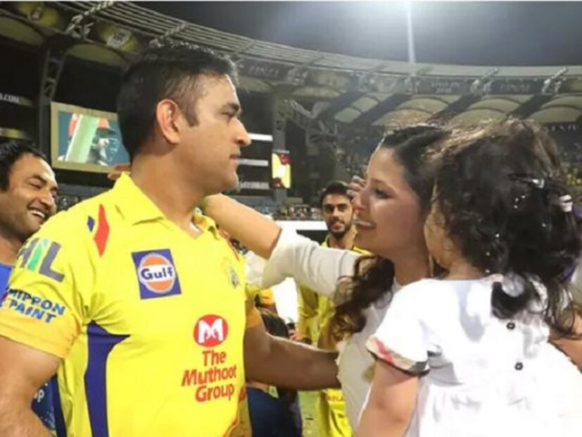 কুল মাহিকে উষ্ণ দৃষ্টির ছুরিতে আরও একবার যে বধ করলেন এই ছবির মোমেন্ট নিশ্চিতভাবে সেই কথাই বলছে ৷ Photo Courtesy –BCCI 