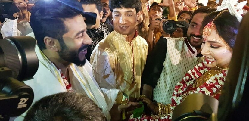 অনস্ক্রিন বহুবার বউ সেজেছেন 'পরাণ যায় জ্বলিয়া রে' স্টার! কিন্তু অফস্ক্রিনে সিঁদুর পরে সুপার এক্সাইটেড তিনি!  Photo Couresy: Rudranil Ghosh