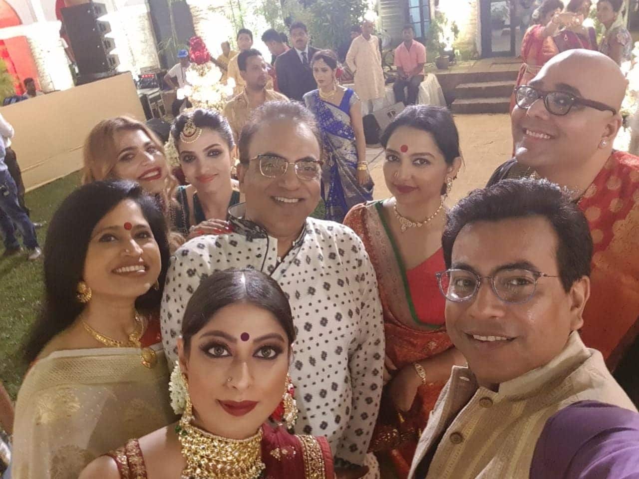 অতিথিদের তালিকায় ছিলেন টলিটাউনের বহু তারকা! সেলফি মুড-এ স্বস্ত্রীক অরিন্দম শীল, রুদ্রনীল, জুন মালিয়া, তনুশ্রীPhoto Couresy: Rudranil Ghosh অতিথিদের তালিকায় ছিলেন টলিটাউনের বহু তারকা! সেলফি মুড-এ স্বস্ত্রীক অরিন্দম শীল, রুদ্রনীল, জুন মালিয়া, তনুশ্রীPhoto Couresy: Rudranil Ghosh
