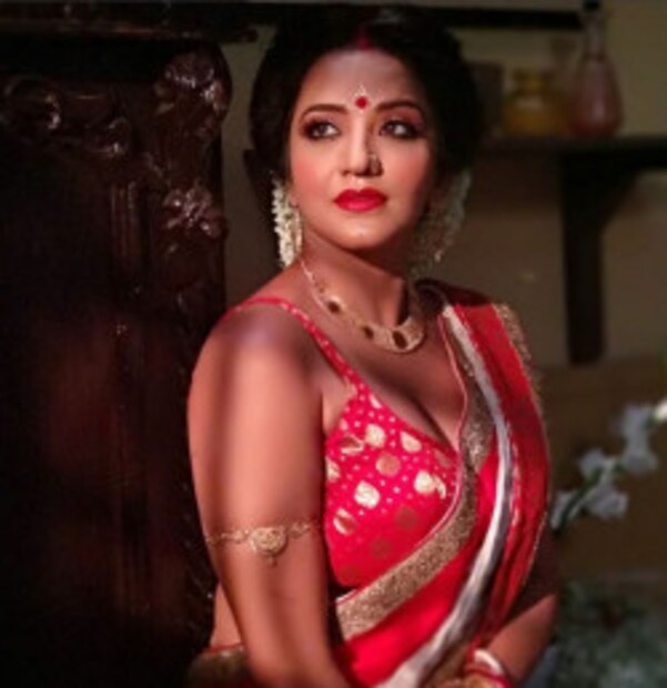 ভোজপুরী সিনেমা জগতকে মাতিয়ে এ বার বাংলার মেয়ে বাংলায় ৷ নিজেও উত্তাপ ছড়াতে চাইছেন ওয়েব দুনিয়াতেও ৷ ছবি: মোনালিসার ইনস্টাগ্রাম হ্যান্ডেলের সৌজন্যে ৷